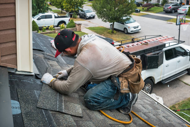 Professional Roofing technician working in Georgetown, IL